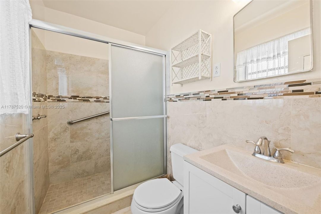 Recently Sold: $629,999 (3 beds, 2 baths, 1426 Square Feet)