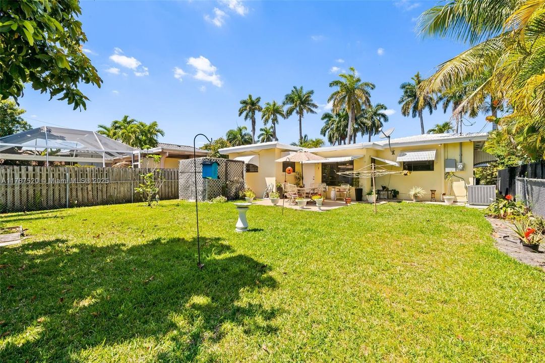 Recently Sold: $629,999 (3 beds, 2 baths, 1426 Square Feet)