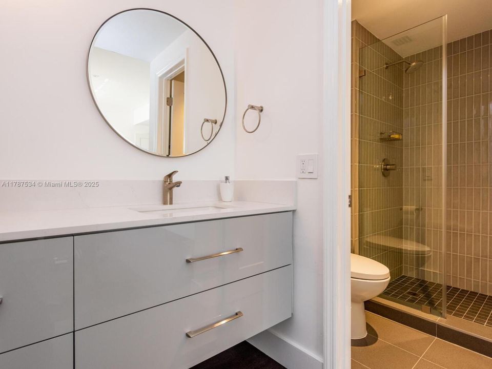 Recently Sold: $1,245,000 (2 beds, 2 baths, 1380 Square Feet)