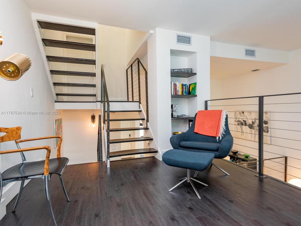 Recently Sold: $1,245,000 (2 beds, 2 baths, 1380 Square Feet)