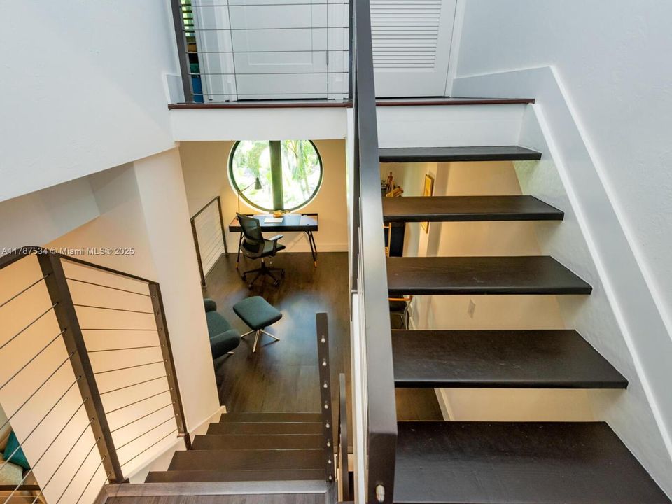 Recently Sold: $1,245,000 (2 beds, 2 baths, 1380 Square Feet)