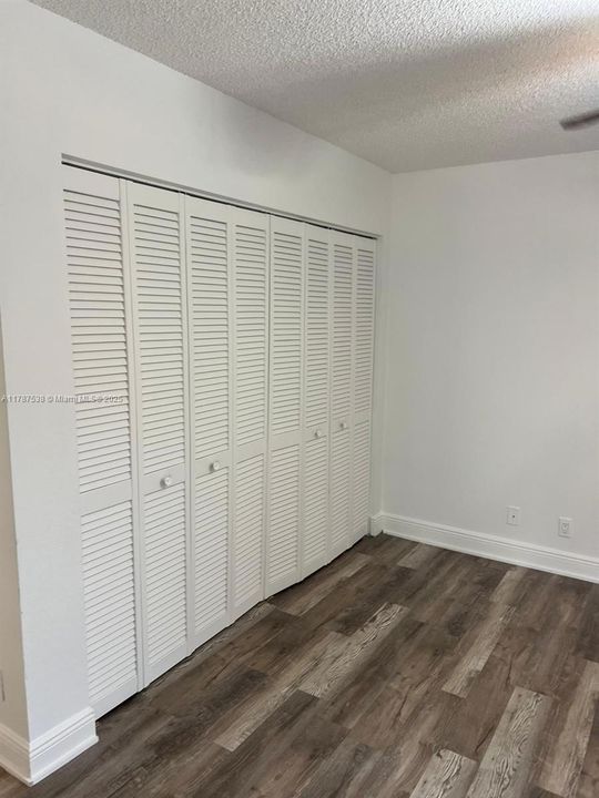 Recently Rented: $1,900 (2 beds, 2 baths, 904 Square Feet)