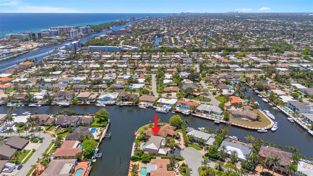 最近售出: $2,390,000 (5 贝兹, 4 浴室, 3582 平方英尺)