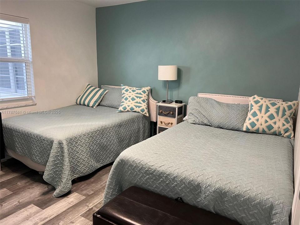 For Rent: $3,200 (2 beds, 2 baths, 1070 Square Feet)