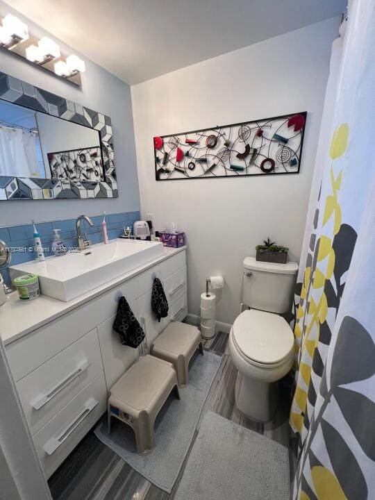 For Rent: $3,200 (2 beds, 2 baths, 1070 Square Feet)