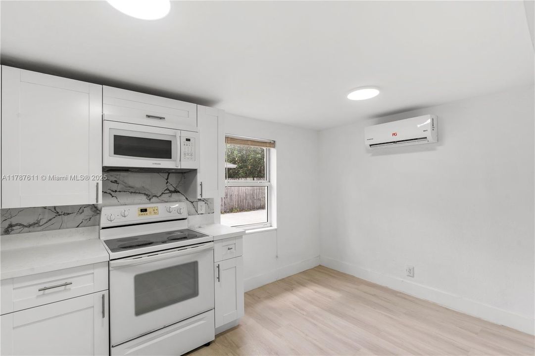 На продажу: $650,000 (0 спален, 0 ванн, 1550 Квадратных фут)