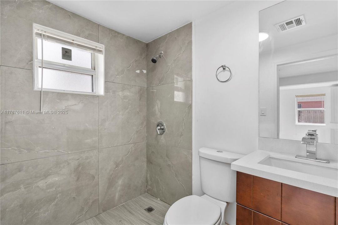 На продажу: $650,000 (0 спален, 0 ванн, 1550 Квадратных фут)