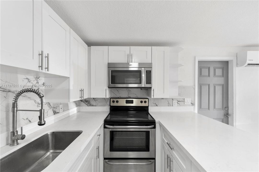 На продажу: $650,000 (0 спален, 0 ванн, 1550 Квадратных фут)