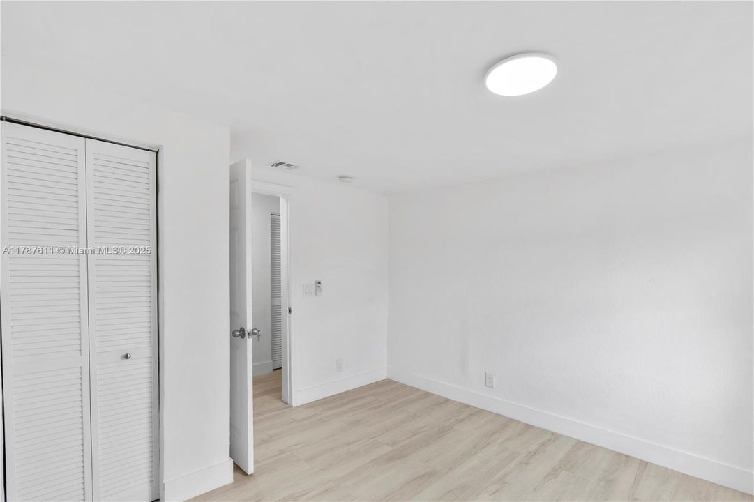 На продажу: $650,000 (0 спален, 0 ванн, 1550 Квадратных фут)