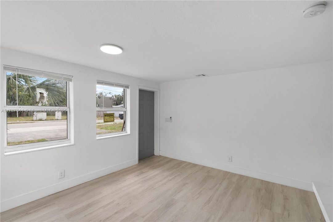 На продажу: $650,000 (0 спален, 0 ванн, 1550 Квадратных фут)