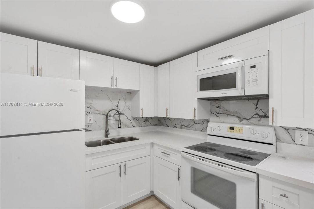 На продажу: $650,000 (0 спален, 0 ванн, 1550 Квадратных фут)