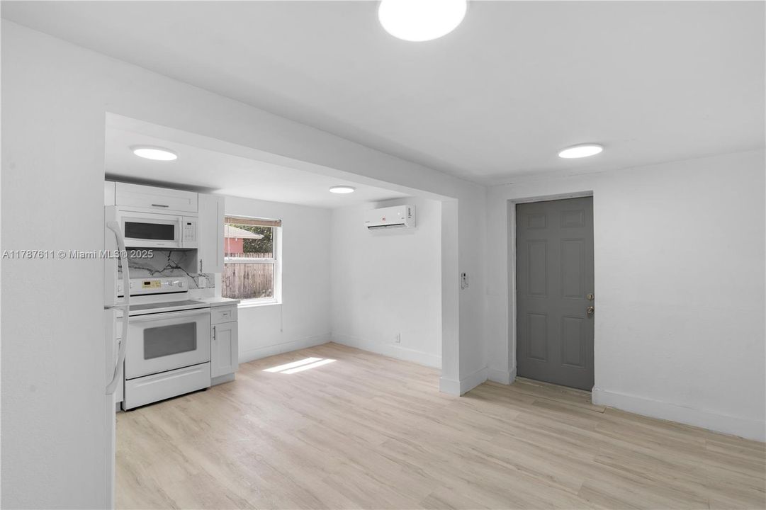 На продажу: $650,000 (0 спален, 0 ванн, 1550 Квадратных фут)