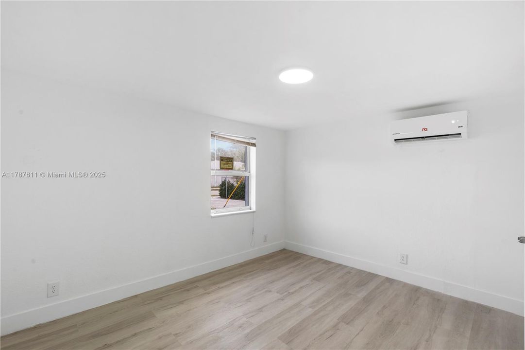 На продажу: $650,000 (0 спален, 0 ванн, 1550 Квадратных фут)