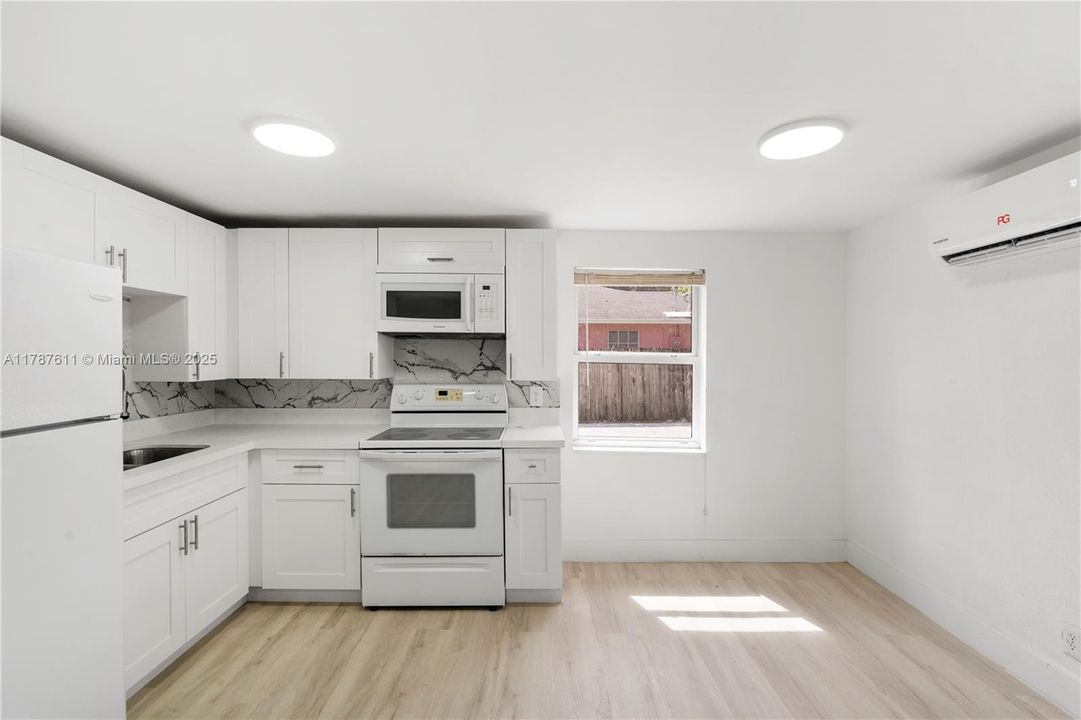 На продажу: $650,000 (0 спален, 0 ванн, 1550 Квадратных фут)