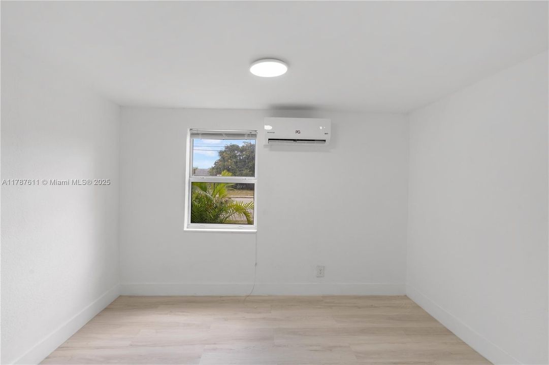 На продажу: $650,000 (0 спален, 0 ванн, 1550 Квадратных фут)