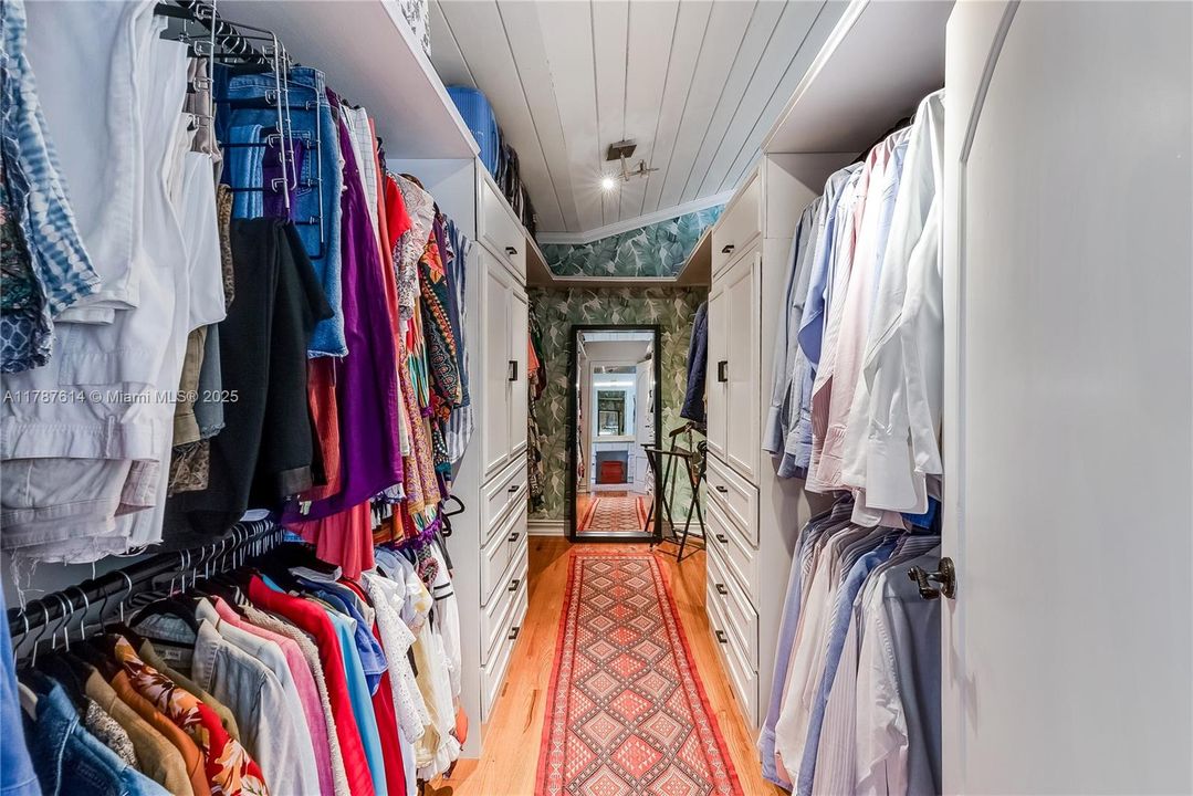 Vendido Recientemente: $2,750,000 (3 camas, 3 baños, 3093 Pies cuadrados)