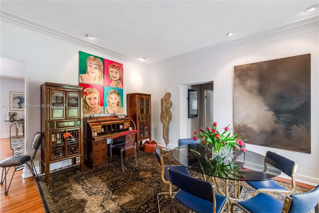 Vendido Recientemente: $2,750,000 (3 camas, 3 baños, 3093 Pies cuadrados)