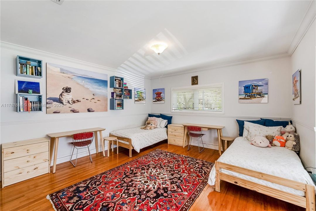 Vendido Recientemente: $2,750,000 (3 camas, 3 baños, 3093 Pies cuadrados)