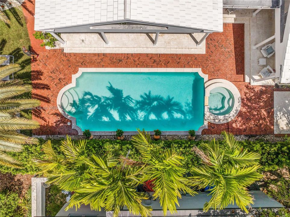 Vendido Recientemente: $2,750,000 (3 camas, 3 baños, 3093 Pies cuadrados)