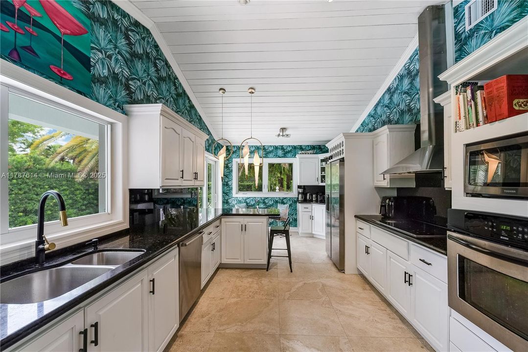 Vendido Recientemente: $2,750,000 (3 camas, 3 baños, 3093 Pies cuadrados)