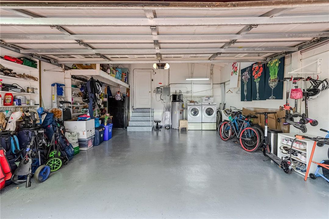 Vendido Recientemente: $2,750,000 (3 camas, 3 baños, 3093 Pies cuadrados)