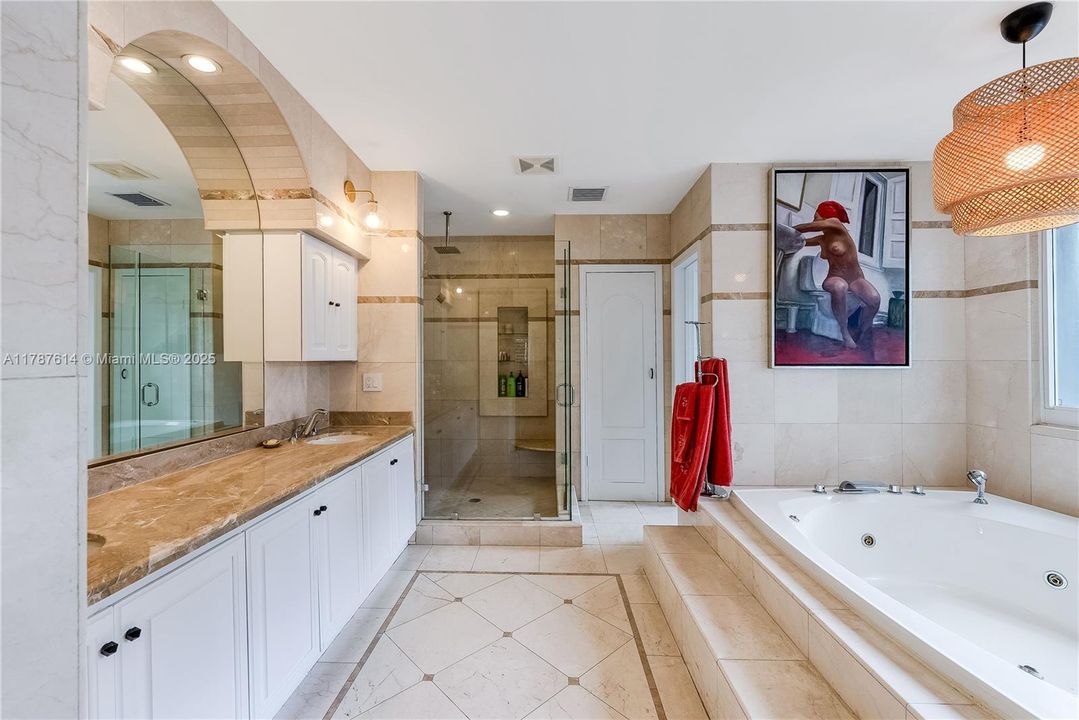 Vendido Recientemente: $2,750,000 (3 camas, 3 baños, 3093 Pies cuadrados)