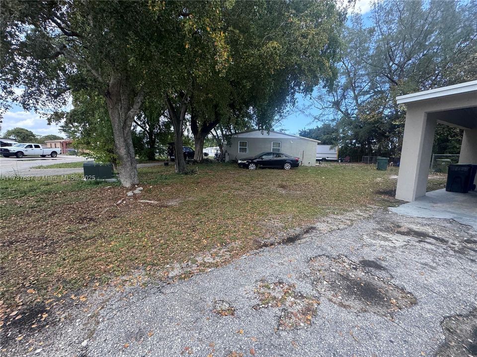 Recently Sold: $304,900 (2 beds, 1 baths, 1128 Square Feet)