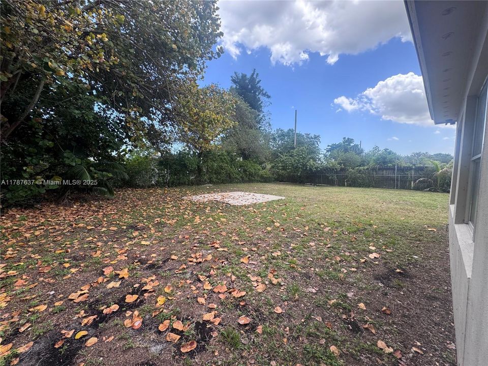 Recently Sold: $304,900 (2 beds, 1 baths, 1128 Square Feet)