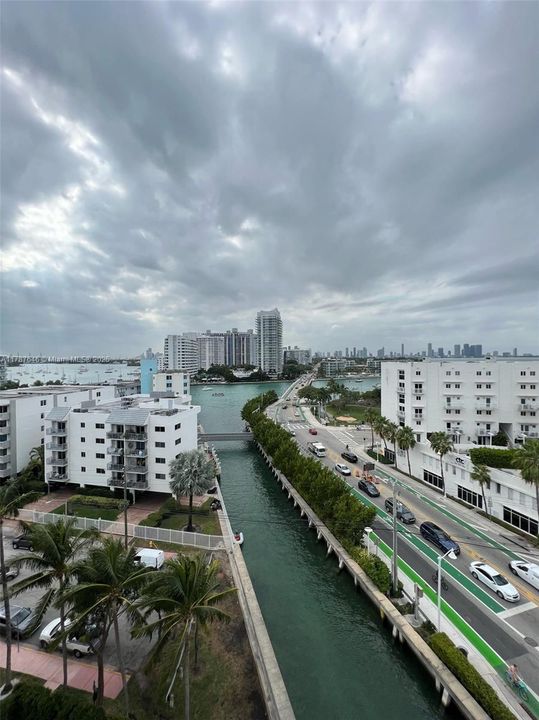 待售: $895,000 (2 贝兹, 2 浴室, 1070 平方英尺)