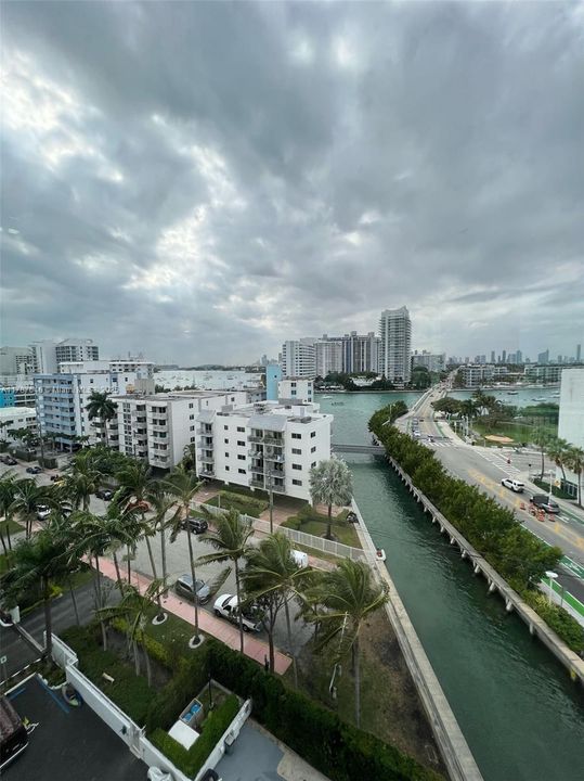 待售: $895,000 (2 贝兹, 2 浴室, 1070 平方英尺)