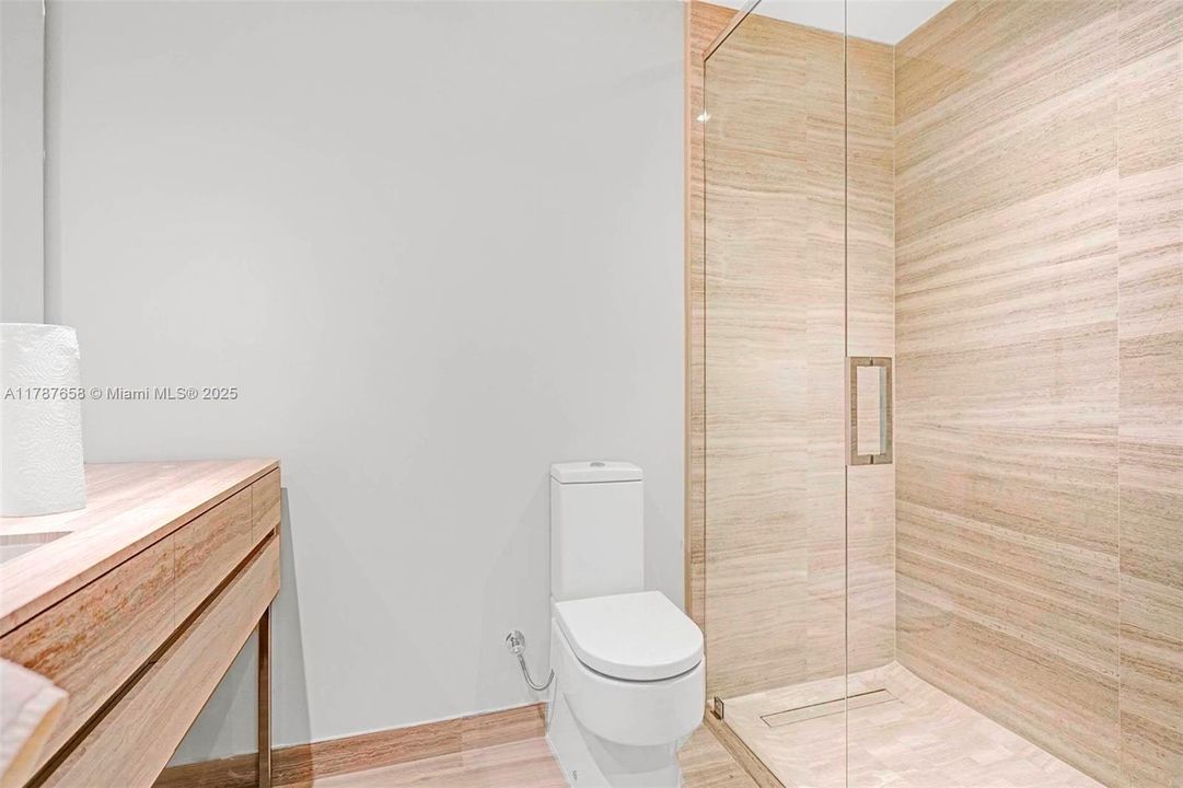 На продажу: $1,079,000 (0 спален, 1 ванн, 0 Квадратных фут)