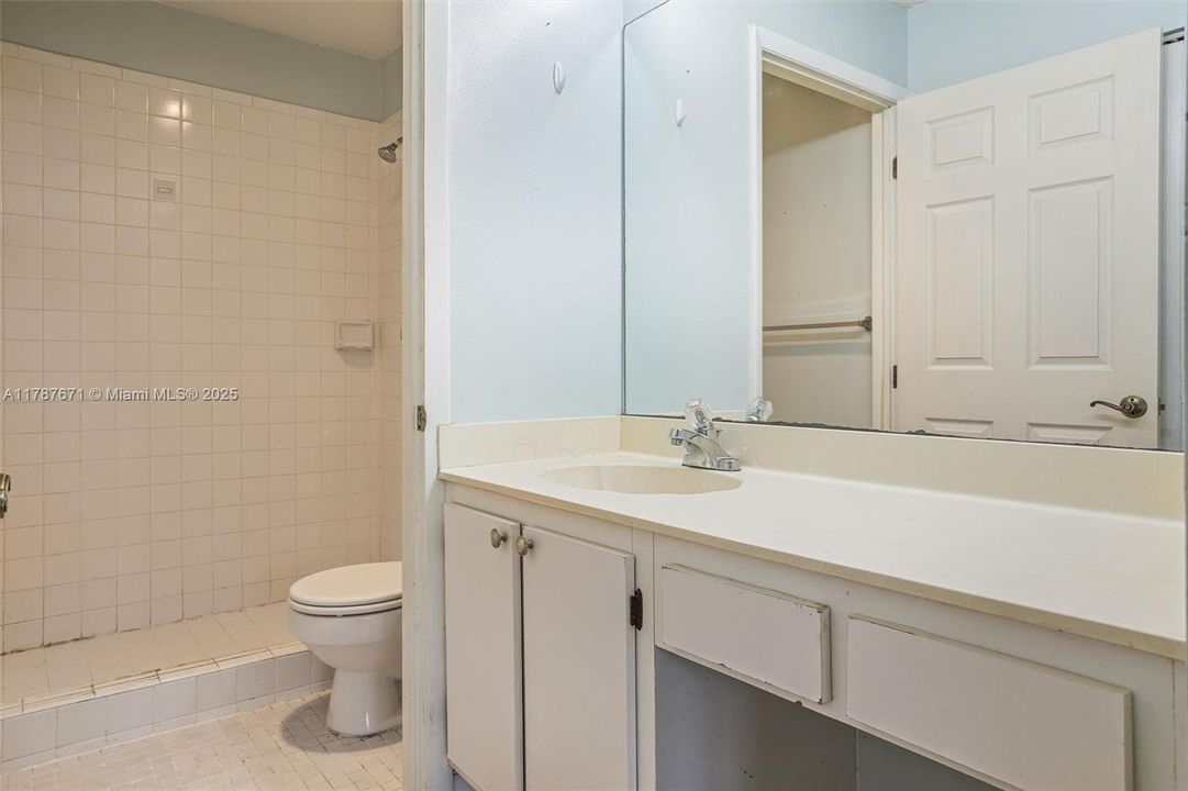 Recently Sold: $365,000 (2 beds, 2 baths, 1230 Square Feet)