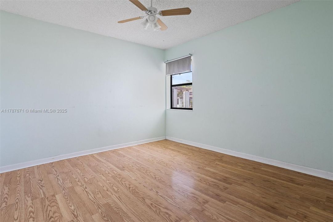 Recently Sold: $365,000 (2 beds, 2 baths, 1230 Square Feet)