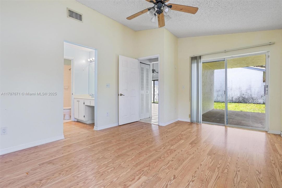 Recently Sold: $365,000 (2 beds, 2 baths, 1230 Square Feet)