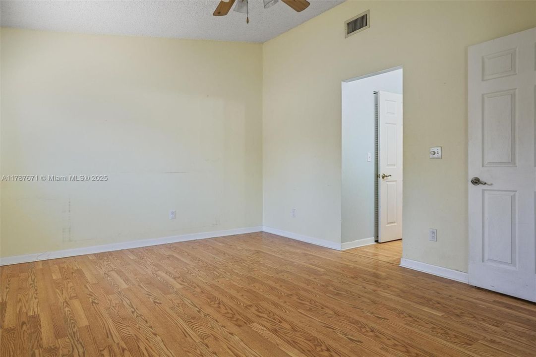 Recently Sold: $365,000 (2 beds, 2 baths, 1230 Square Feet)