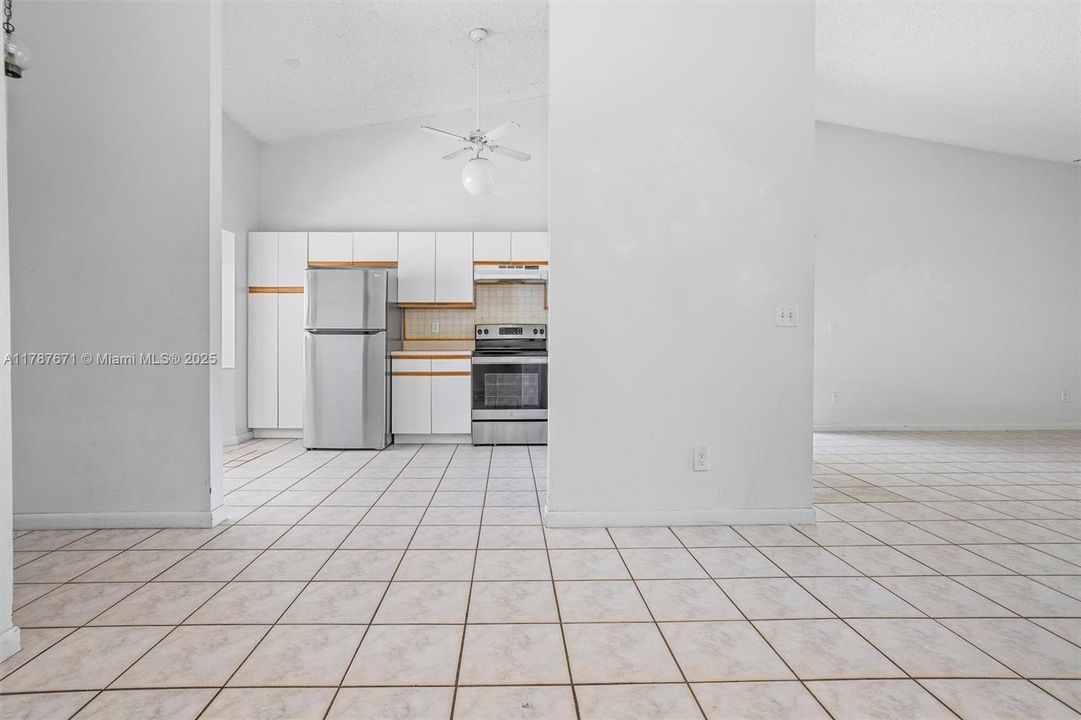 Recently Sold: $365,000 (2 beds, 2 baths, 1230 Square Feet)