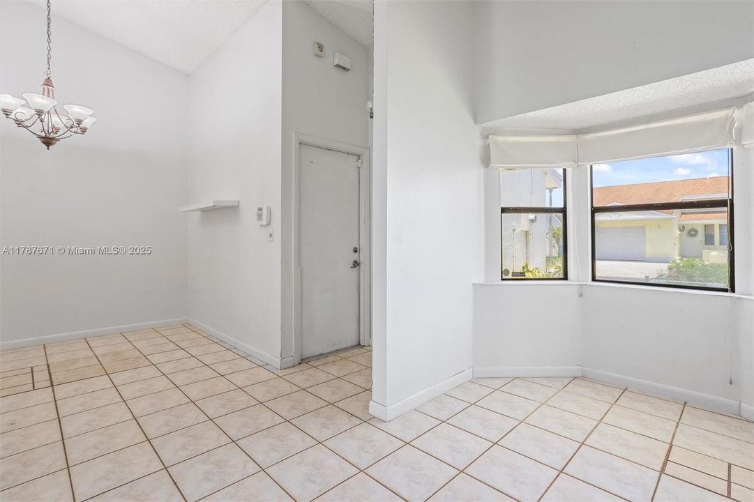 Recently Sold: $365,000 (2 beds, 2 baths, 1230 Square Feet)
