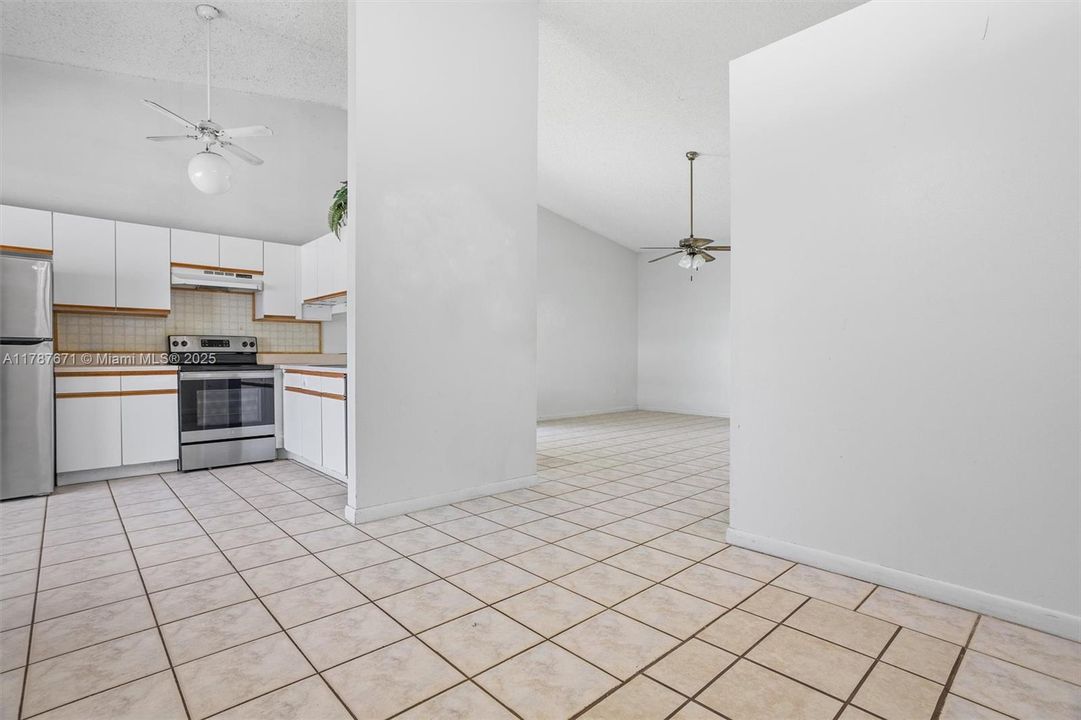 Recently Sold: $365,000 (2 beds, 2 baths, 1230 Square Feet)