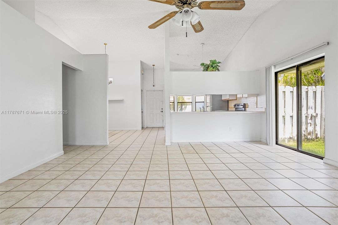 Recently Sold: $365,000 (2 beds, 2 baths, 1230 Square Feet)