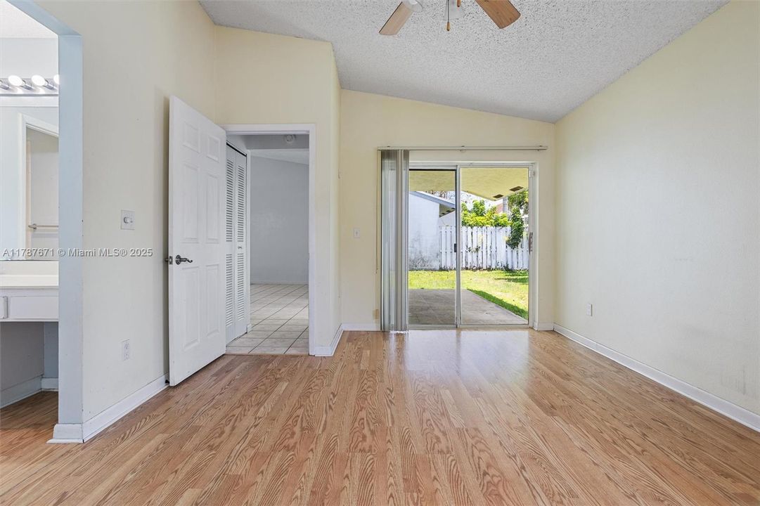 Recently Sold: $365,000 (2 beds, 2 baths, 1230 Square Feet)