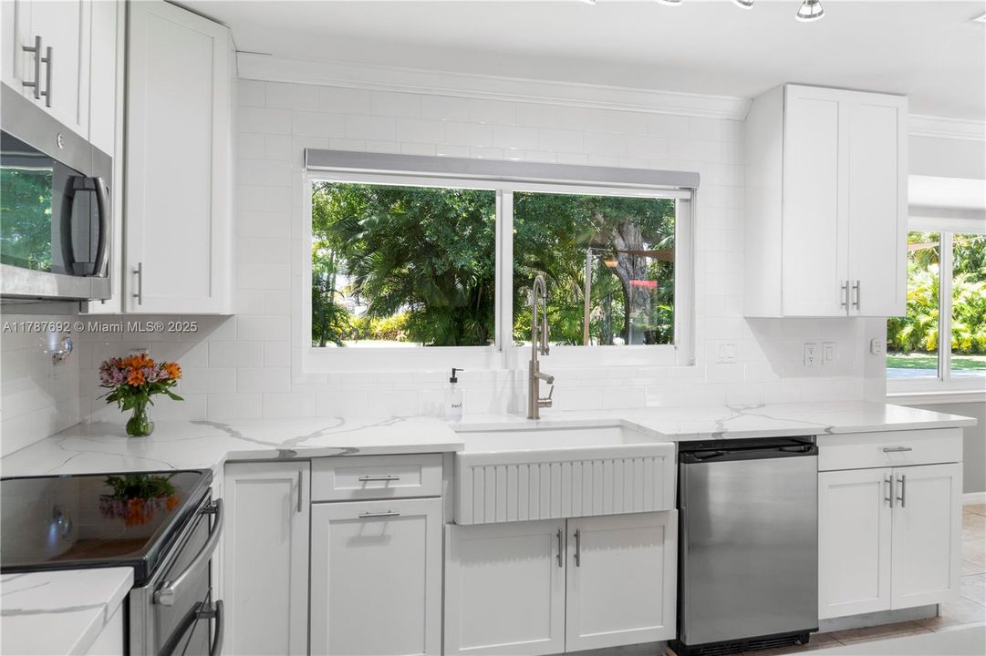 Recently Sold: $775,000 (4 beds, 3 baths, 3073 Square Feet)