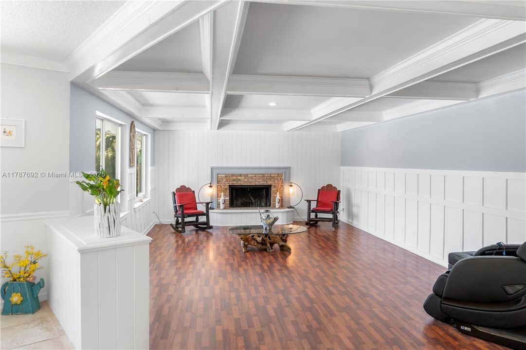 Recently Sold: $775,000 (4 beds, 3 baths, 3073 Square Feet)