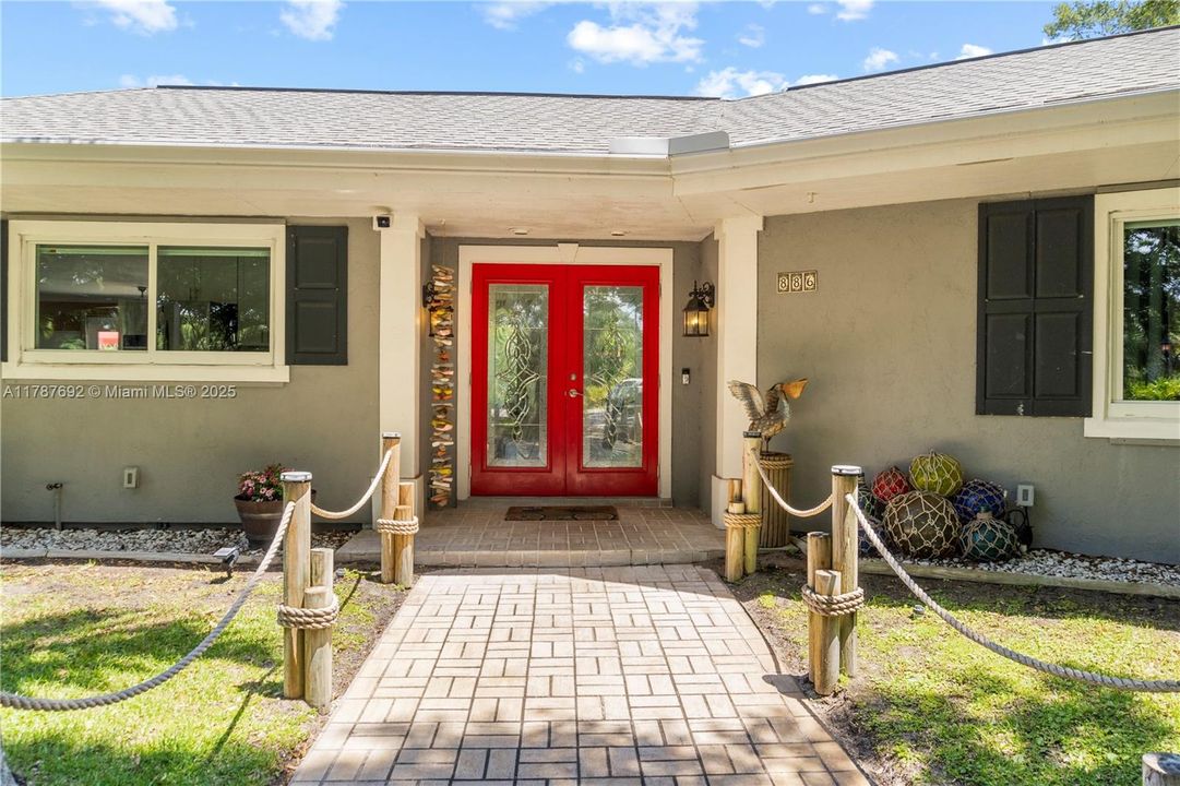 Recently Sold: $775,000 (4 beds, 3 baths, 3073 Square Feet)