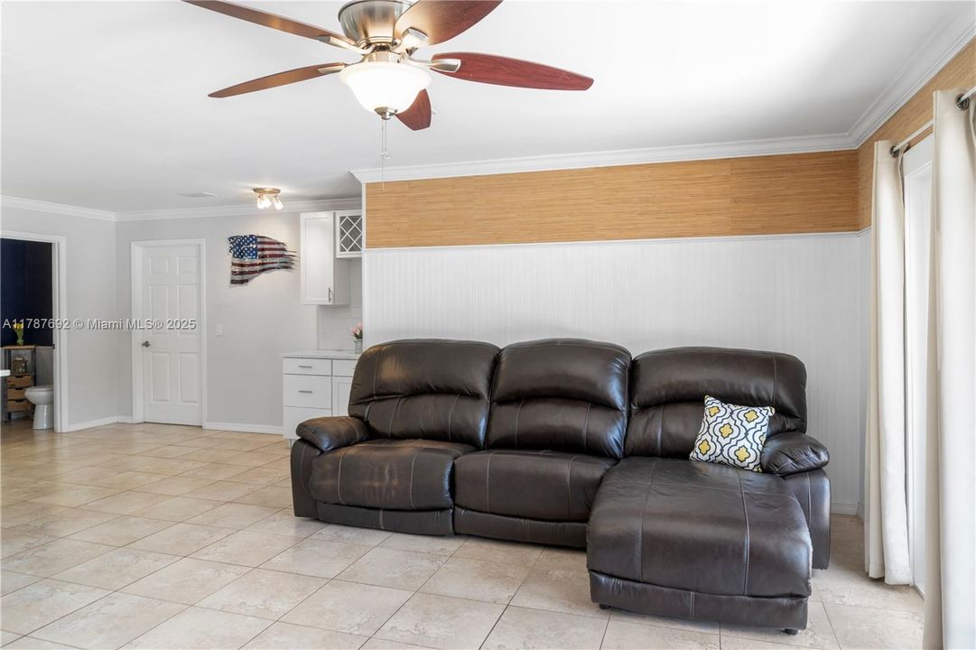 Recently Sold: $775,000 (4 beds, 3 baths, 3073 Square Feet)