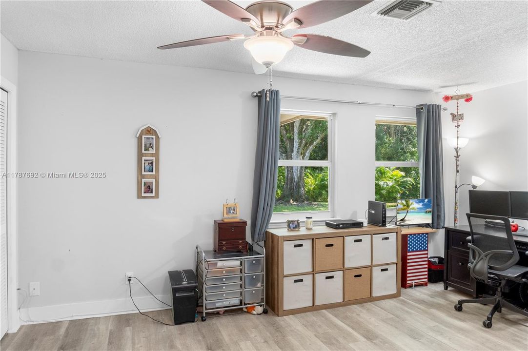 Recently Sold: $775,000 (4 beds, 3 baths, 3073 Square Feet)