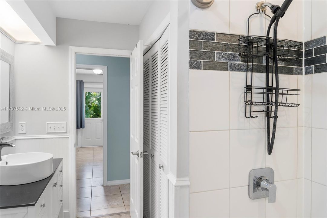 Recently Sold: $775,000 (4 beds, 3 baths, 3073 Square Feet)