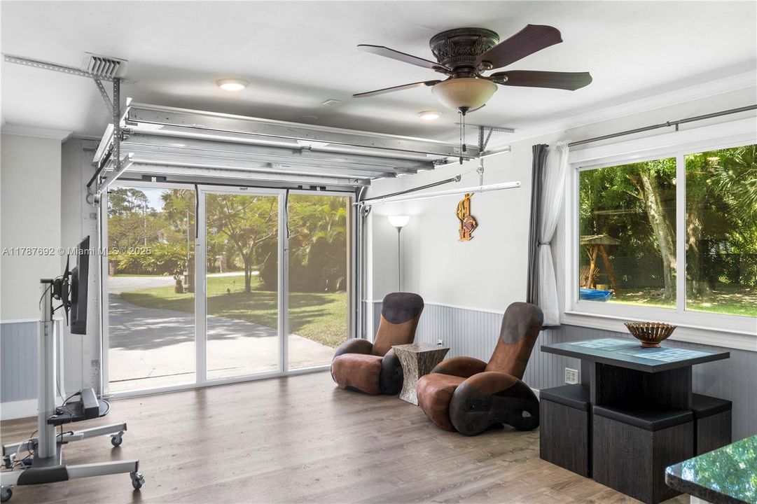 Recently Sold: $775,000 (4 beds, 3 baths, 3073 Square Feet)