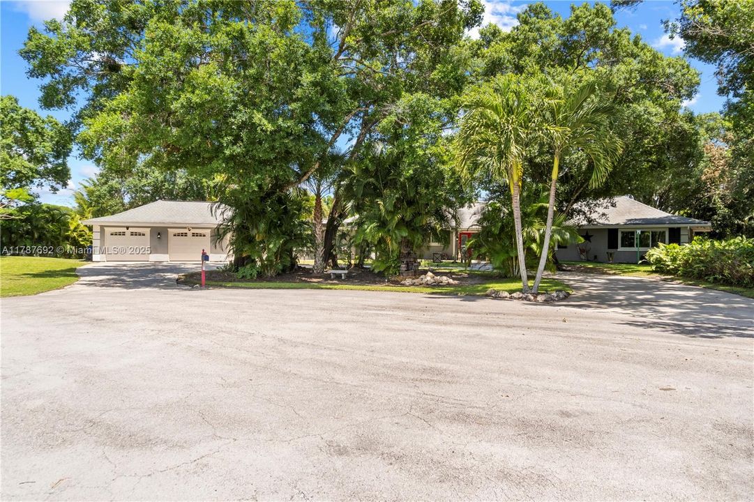 Recently Sold: $775,000 (4 beds, 3 baths, 3073 Square Feet)