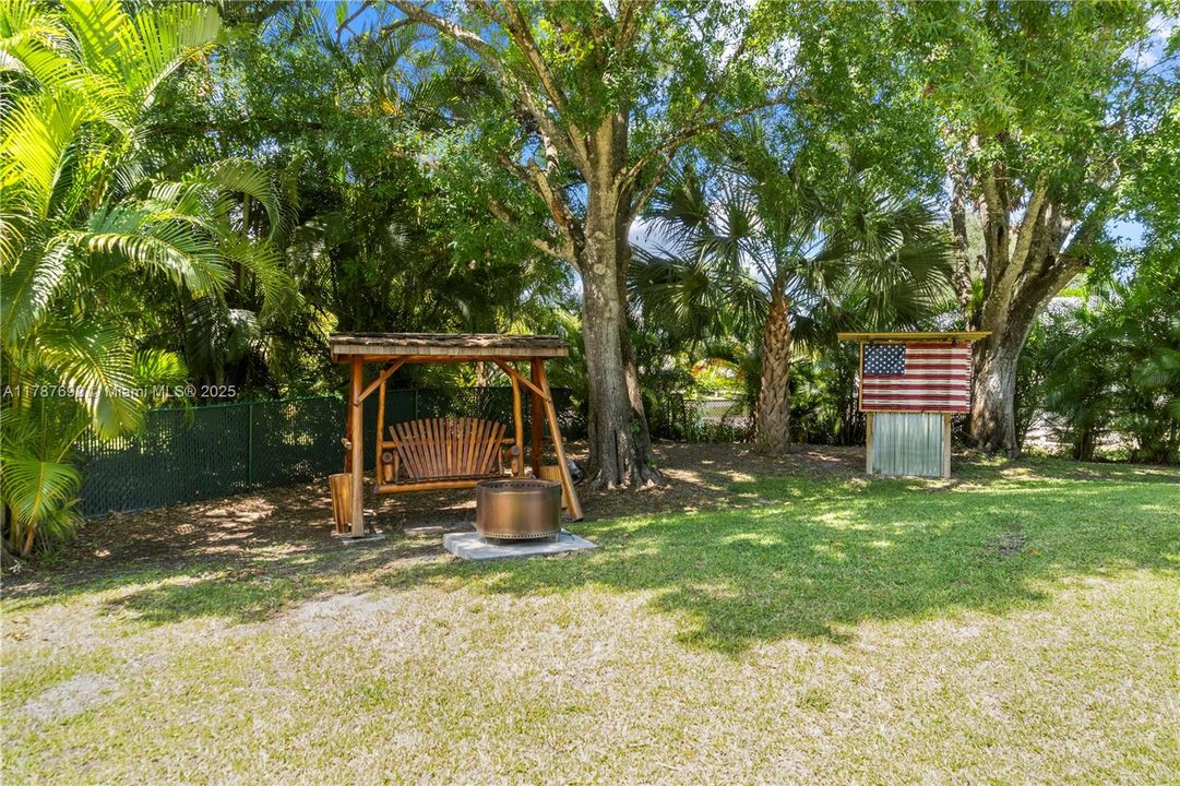 Recently Sold: $775,000 (4 beds, 3 baths, 3073 Square Feet)