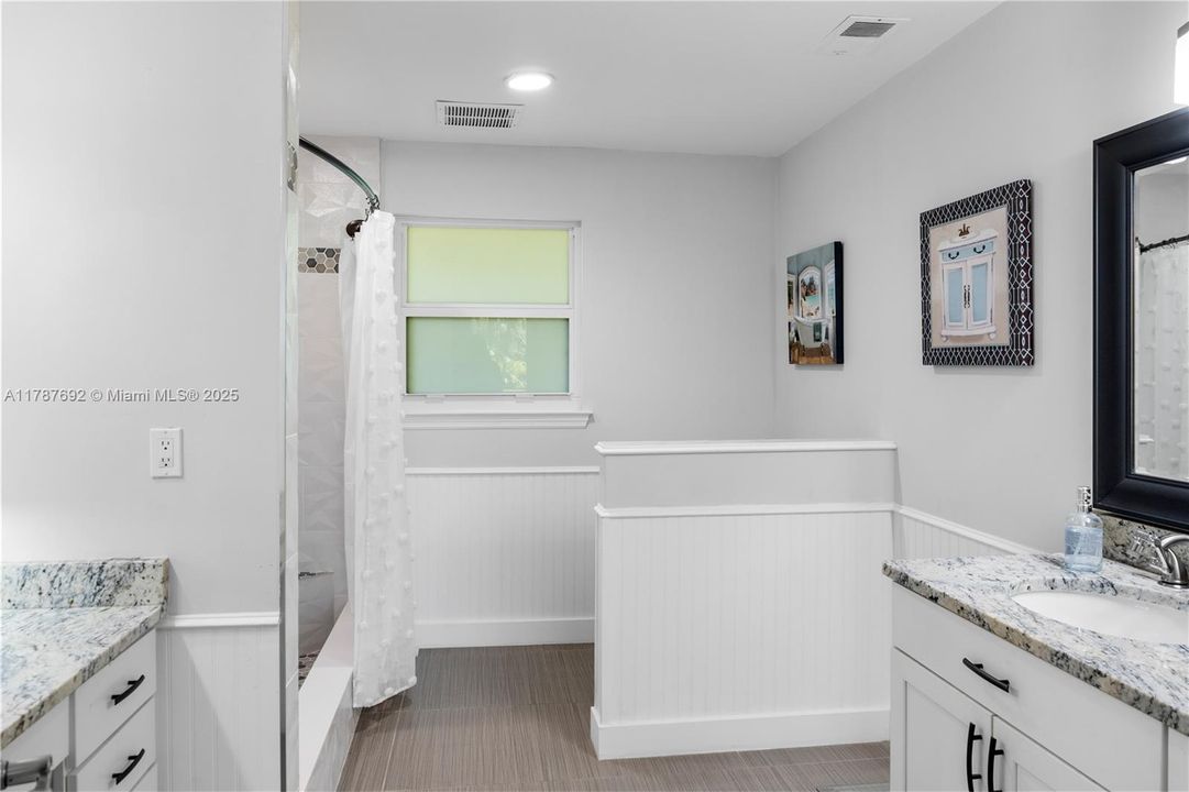 Recently Sold: $775,000 (4 beds, 3 baths, 3073 Square Feet)